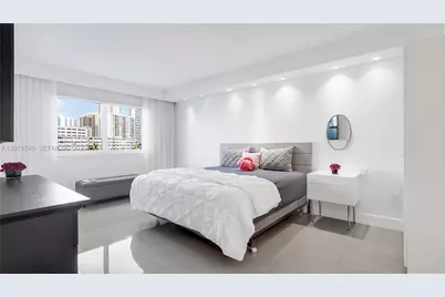 300 Bayview Dr #307, Sunny Isles Beach, FL 33160 - Photo 21