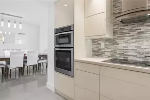 300 Bayview Dr, Sunny Isles Beach, FL 33160 - Photo 19