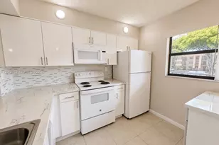3410 Foxcroft Rd, Miramar, FL 33025 - Photo 5