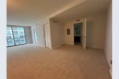 31 SE 6th St #2004, Miami, FL 33131 - Photo 1