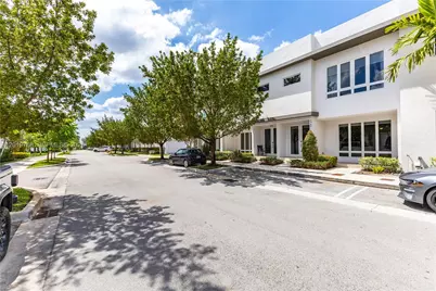 6440 NW 103rd Psge #Rear, Doral, FL 33178 - Photo 5