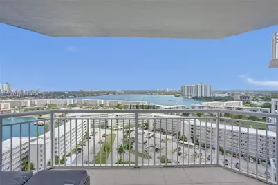 18021 Biscayne Blvd #1804, Aventura, FL 33160 - Photo 5