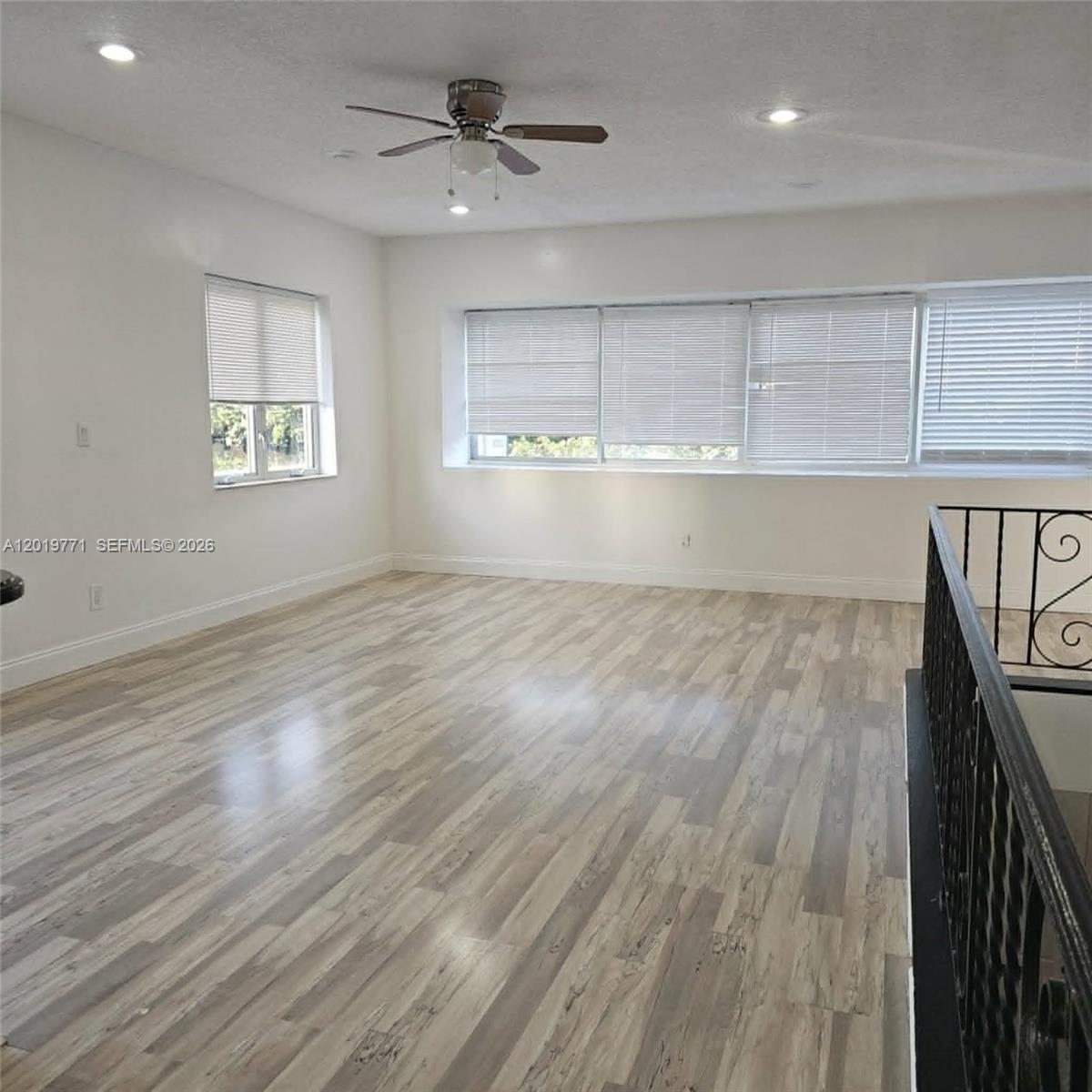 3114 E Sunrise Blvd #3114 main architectural view