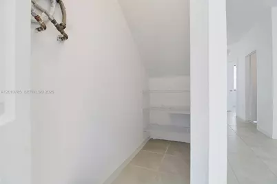 21035 NE 8th Ave, Miami, FL 33179 - Photo 11