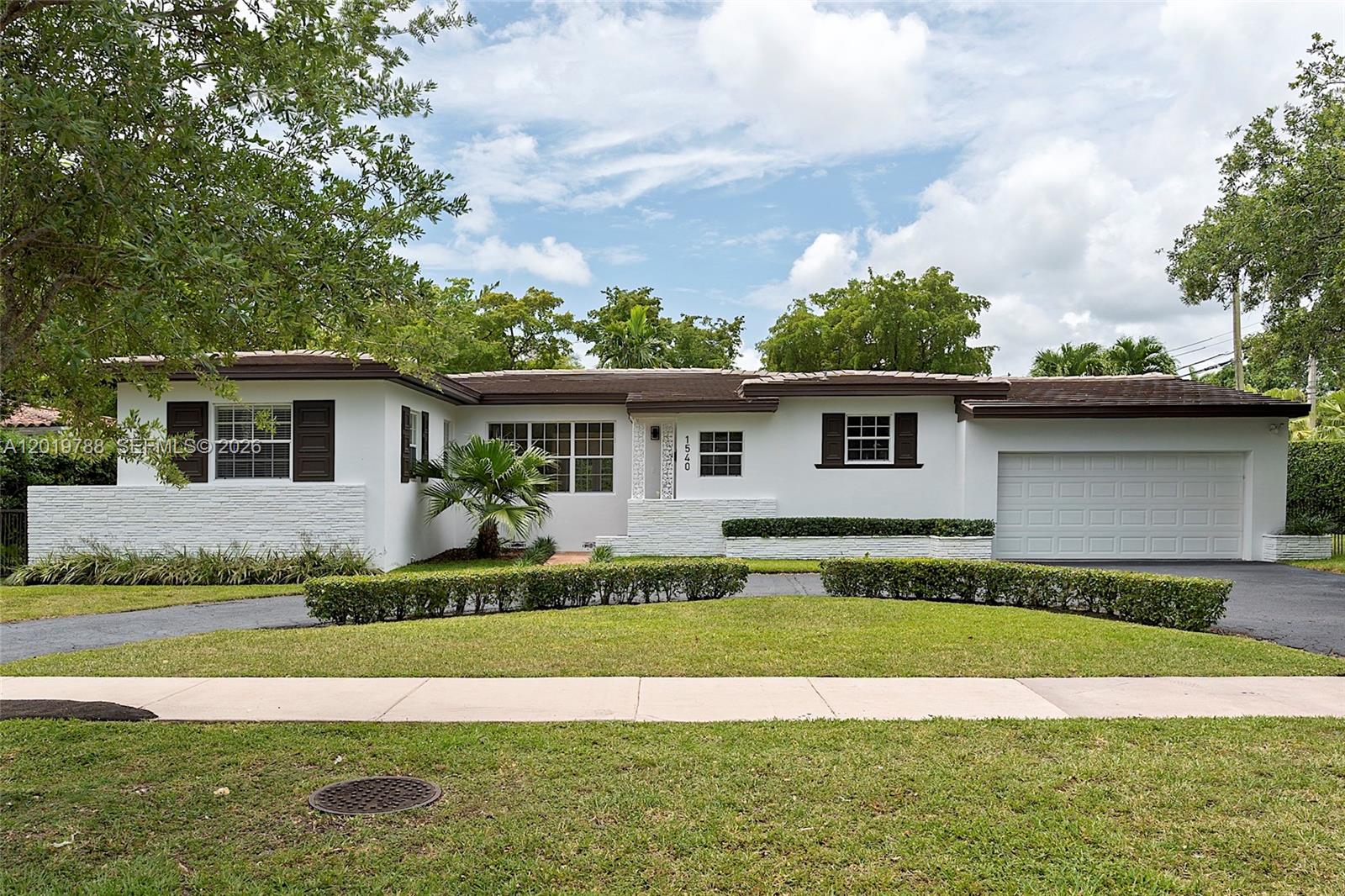 1540 Urbino Ave - 1540 Urbino Ave, Coral Gables, FL 33146 Luxury Property | Jose Angel Pina
