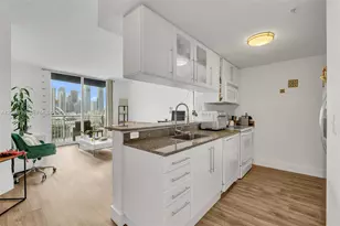 275 NE 18th St, Miami, FL 33132 - Photo 13