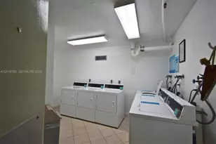 1100 St Charles Pl, Pembroke Pines, FL 33026 - Photo 33