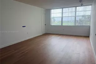 1100 St Charles Pl, Pembroke Pines, FL 33026 - Photo 9