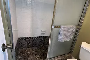 1100 St Charles Pl, Pembroke Pines, FL 33026 - Photo 27