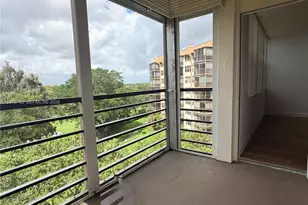 1100 St Charles Pl, Pembroke Pines, FL 33026 - Photo 31