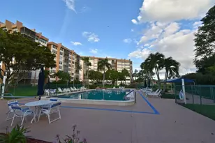 1100 St Charles Pl, Pembroke Pines, FL 33026 - Photo 39