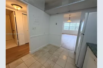 1100 Saint Charles Pl #620, Pembroke Pines, FL 33026 - Photo 5