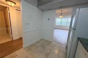 1100 St Charles Pl, Pembroke Pines, FL 33026 - Photo 5