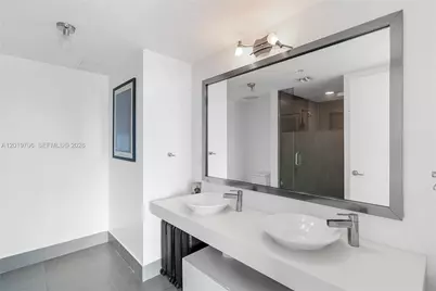 92 SW 3rd St #2104, Miami, FL 33130 - Photo 23