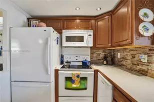 9070 Lime Bay Blvd, Tamarac, FL 33321 - Photo 23