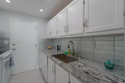 17800 Atlantic Blvd #PH9, Sunny Isles Beach, FL 33160 - Photo 7