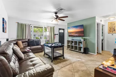 9452 SW 52nd Ct, Cooper City, FL 33328 - Photo 5