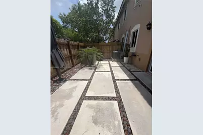 2355 SE 10th St, Homestead, FL 33035 - Photo 23