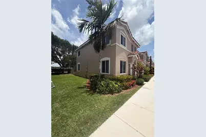 2355 SE 10th St, Homestead, FL 33035 - Photo 3