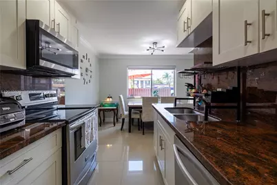2130 Sherwood Forest Blvd #13, West Palm Beach, FL 33415 - Photo 7