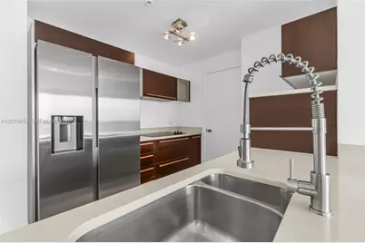1900 N Bayshore Dr #3216, Miami, FL 33132 - Photo 3