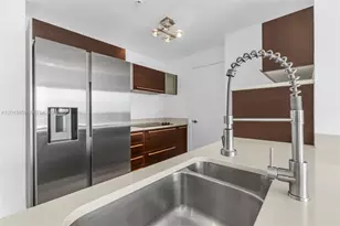 1900 N Bayshore Dr, Miami, FL 33132 - Photo 3