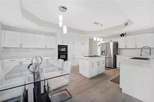 15632 NW 79th Ct, Miami Lakes, FL 33016 - Photo 11