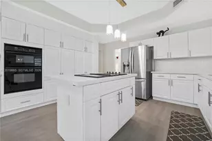 15632 NW 79th Ct, Miami Lakes, FL 33016 - Photo 13