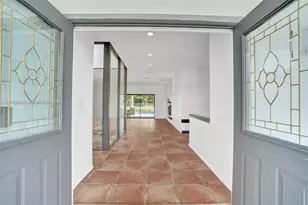16610 Royal Poinciana Ct, Weston, FL 33326 - Photo 9