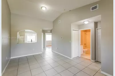 925 NE 34th Ave #203, Homestead, FL 33033 - Photo 5
