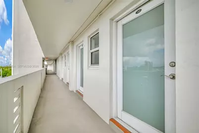 1075 NE Miami Gardens Dr #408, Miami, FL 33179 - Photo 5