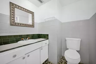 1075 NE Miami Gardens Dr, Miami, FL 33179 - Photo 17