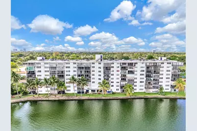 1075 NE Miami Gardens Dr #408, Miami, FL 33179 - Photo 1