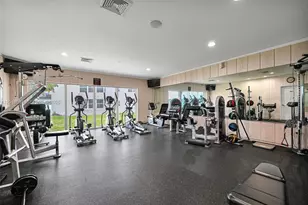 1075 NE Miami Gardens Dr, Miami, FL 33179 - Photo 31