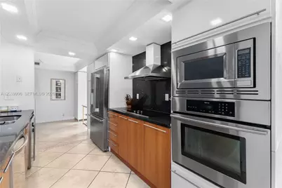 2000 Towerside Ter #311, Miami, FL 33138 - Photo 11