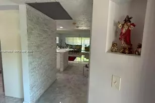 12850 SW 4th Ct, Pembroke Pines, FL 33027 - Photo 3