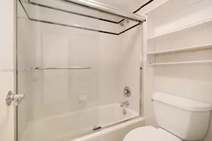 100 Lincoln Rd, Miami Beach, FL 33139 - Photo 11