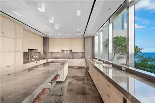 800 South Pointe Dr, Miami Beach, FL 33139 - Photo 5