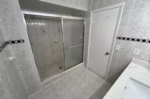 1325 NW 124th Ave, Pembroke Pines, FL 33026 - Photo 17