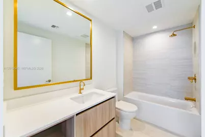 77 5th St #2604, Miami, FL 33131 - Photo 13