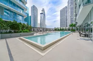 77 5th St, Miami, FL 33131 - Photo 31
