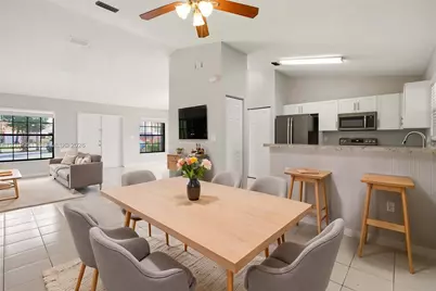 8359 NW 189th St Rd, Hialeah, FL 33015 - Photo 13