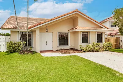 8359 NW 189th St Rd, Hialeah, FL 33015 - Photo 3