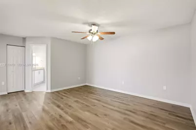 8359 NW 189th St Rd, Hialeah, FL 33015 - Photo 21