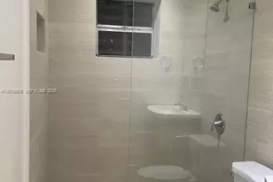 221 SW 9th Ave, Miami, FL 33130 - Photo 11