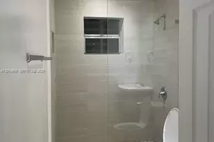 221 SW 9th Ave, Miami, FL 33130 - Photo 9