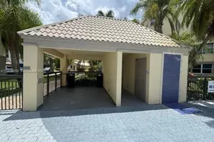 8323 Lake Dr, Doral, FL 33166 - Photo 15