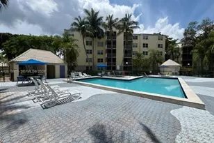 8323 Lake Dr, Doral, FL 33166 - Photo 13