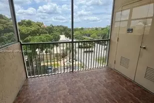 8323 Lake Dr, Doral, FL 33166 - Photo 11