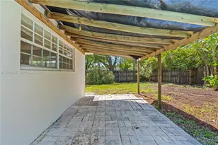 8200 SW 164th St, Palmetto Bay, FL 33157 - Photo 45